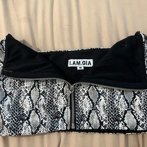 IAMGIA snakeskin pleather crop top! Size M, zipper detail